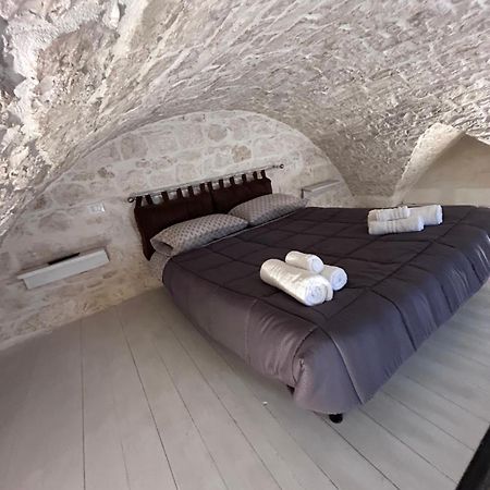 La 13 Guest House オストゥーニ エクステリア 写真