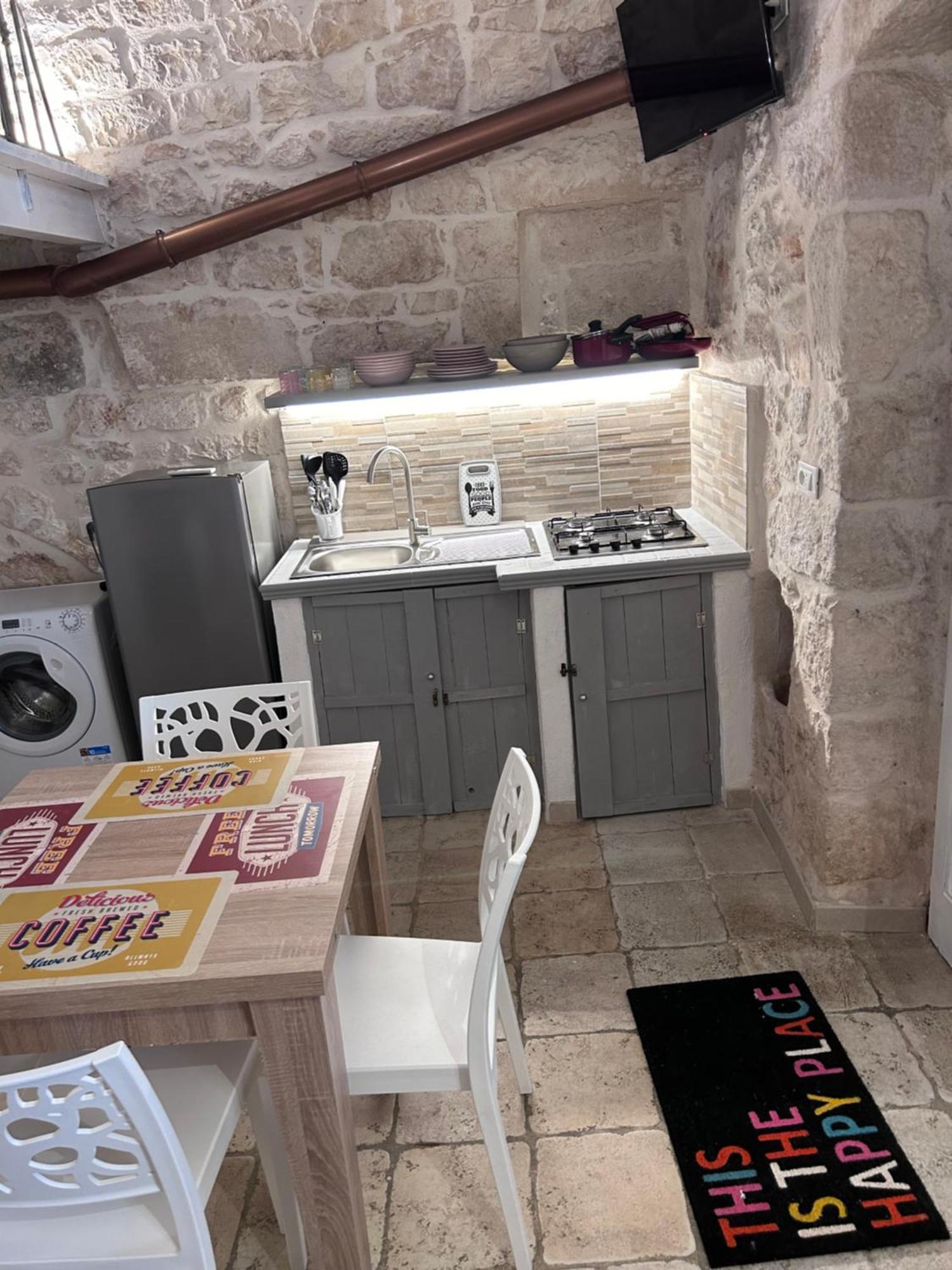 La 13 Guest House オストゥーニ エクステリア 写真