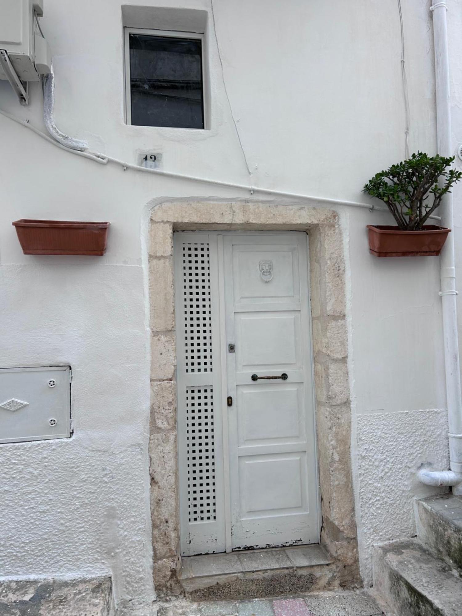 La 13 Guest House オストゥーニ エクステリア 写真